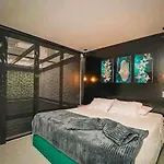 Lleras Park Apartment L Private Jacuzzi L Guest Friendly