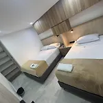 Vida Hostel