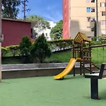 Zona Rosa De Medellin, Ubicacion Central Cerca De Centros Comerciales Y Tranvia Del Metro