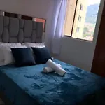 Zona Rosa De Medellin, Ubicacion Central Cerca De Centros Comerciales Y Tranvia Del Metro