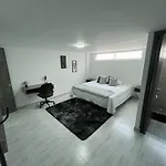Comodo Y Amplio Apartamento En Laureles