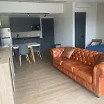 Apartamento Con Vista Y Aire Acondicionado Cerca A El Tesoro