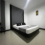 Hotel Laureles Aburra