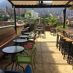 Los Patios Suites Hostal