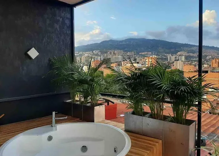 Lux Penthouse Getaway Views Hot Tub Sauna