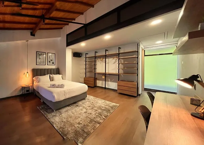 Stunning Duplex In Laureles