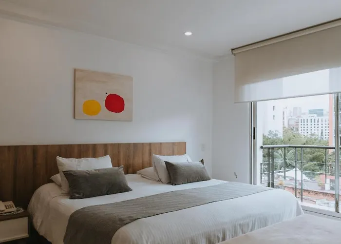 Travelers Orange Suites
