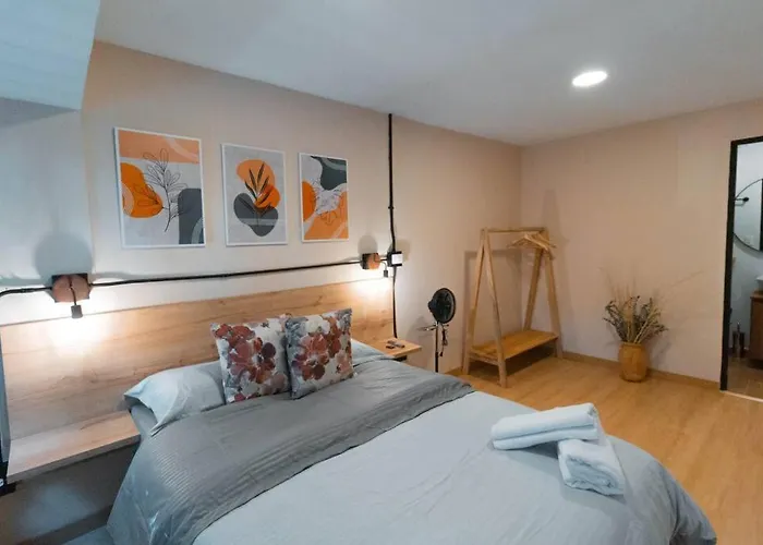 Nid202 Arrendamiento Nuevo Apartamento Con Balcon By Roots Rentals