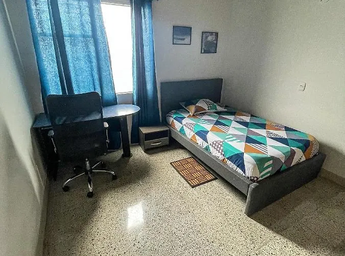 Habitacion Amigable Para Descansar Y Trabajar