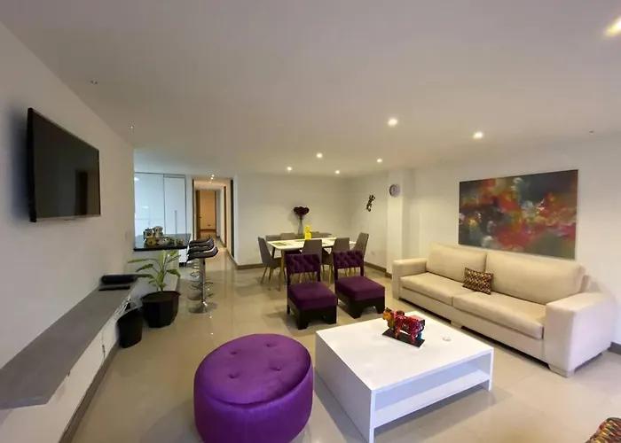 Amplio Apartamento Amoblado En Medellin Mlb201