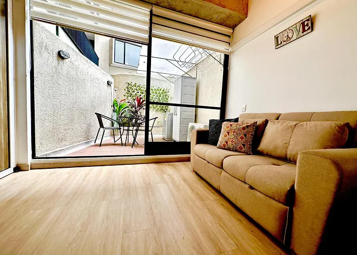Prime Laureles Location With Air Conditioning