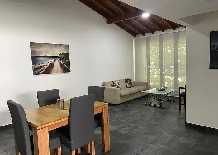Apartamento espacioso en Manila el Poblado