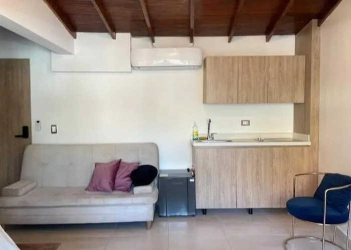 Aparta Estudio Laureles 306