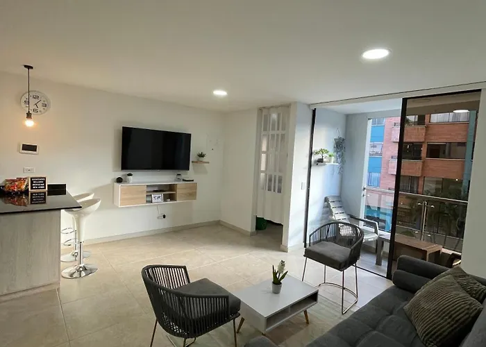 Apartamento En Laureles Con Aire Acondicionado
