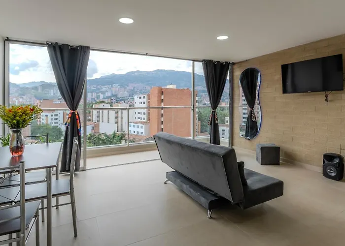 Mirador Del Laureles, Ac, Piscina, Parqueadero 701