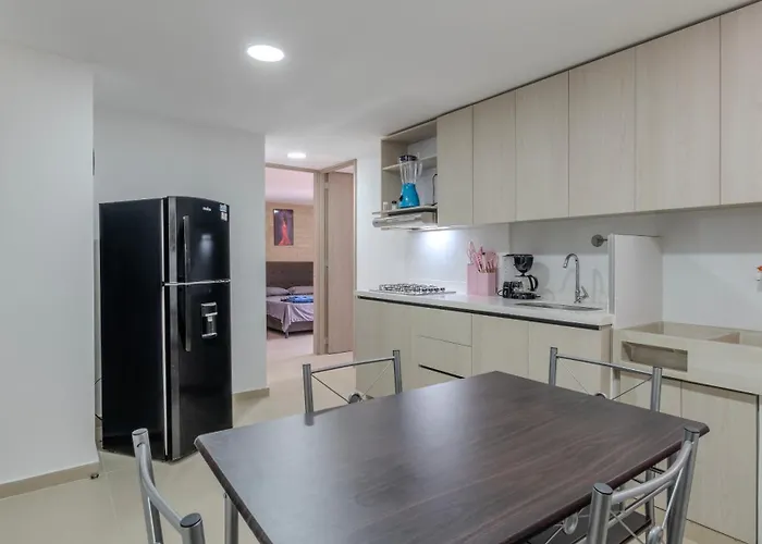 Apartamento En Laureles Con Piscina Y Parqueadero 402