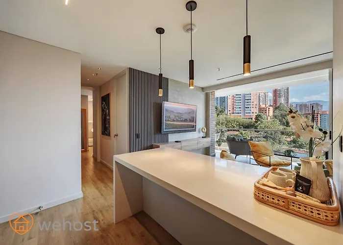 17Th Floor 2 Bedrooms Ac Plus Pool & Gym 1704