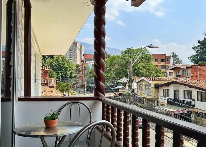 Apartamento Cerca A Estadio Con Balcon Y 5 Habitaciones