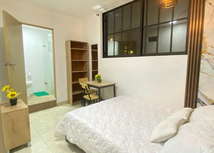 23 Comodo Apartamento Con Balcon En Laureles Estadio 2 Hab 2 Banos
