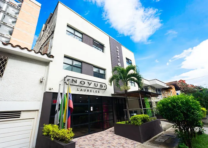 Novus Laureles