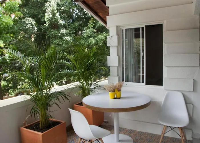 Apartamento remodelado en el mejor lugar del centro de Medellín. Home Aris 402