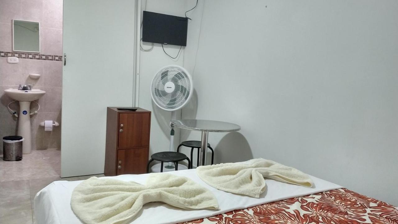 Hospedaje Cerca Al Estadio Y La 70 * Medellín