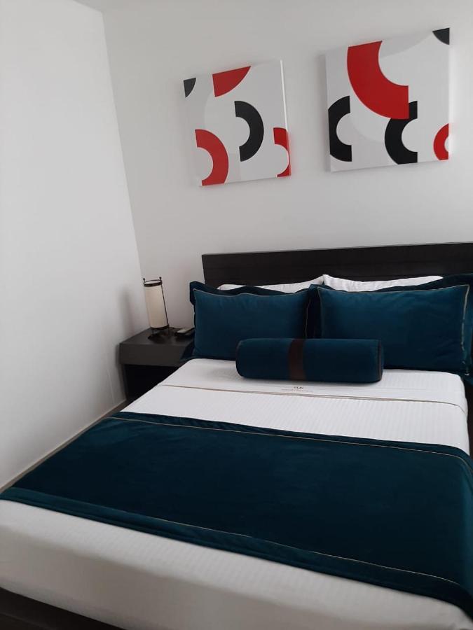 Gold Hotel