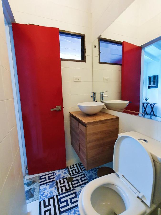 Hostal La Playa Hostel&rooftop *