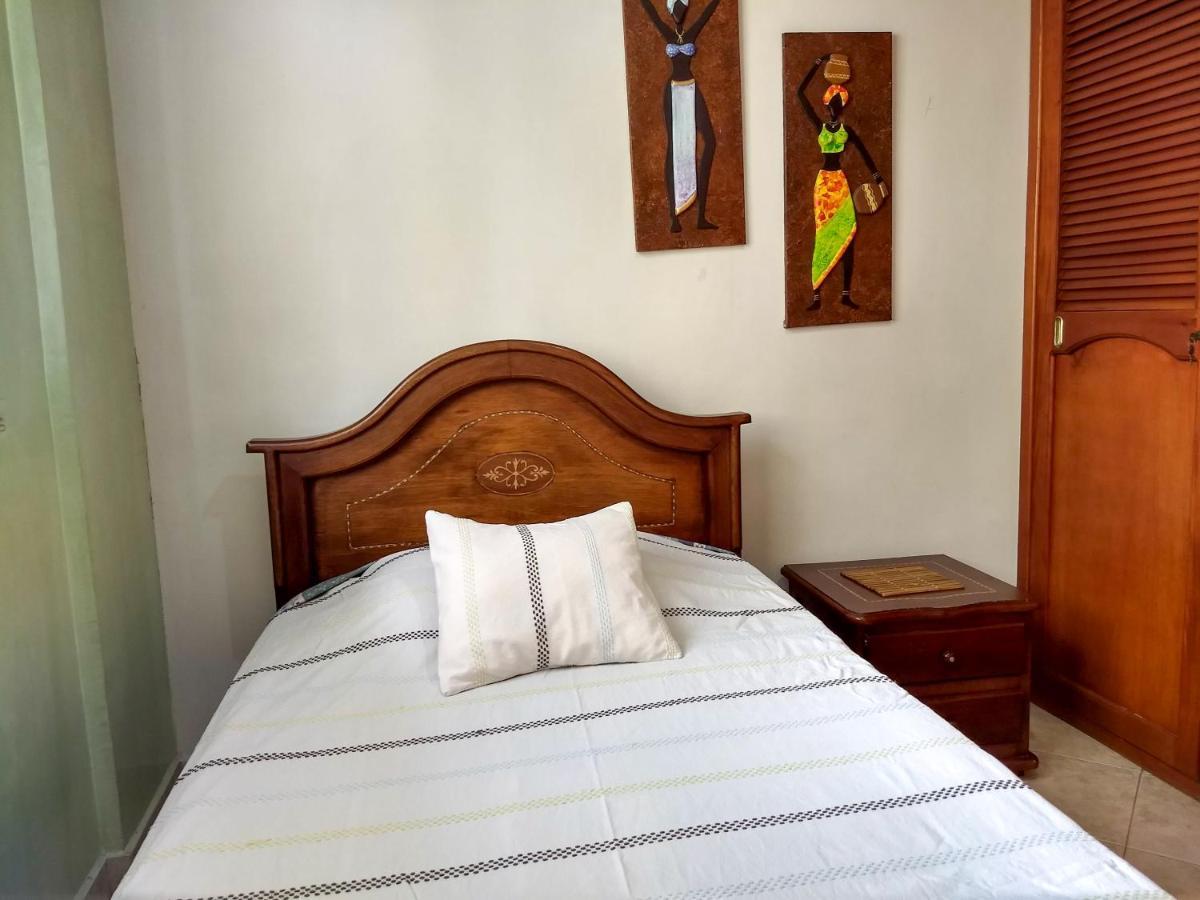 Apartamento Bueno, Bonito, Barato Y Cerca A El Poblado *