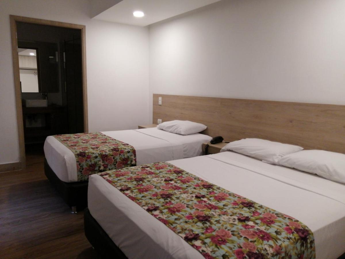 Poma Rosa 4*