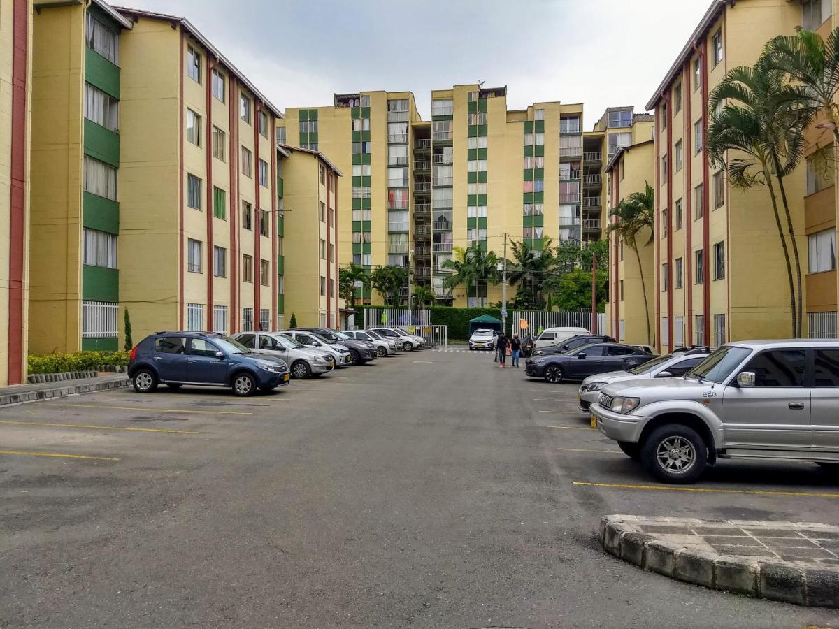 Bueno, Bonito, Barato Y Cerca A El Poblado Apartamento *