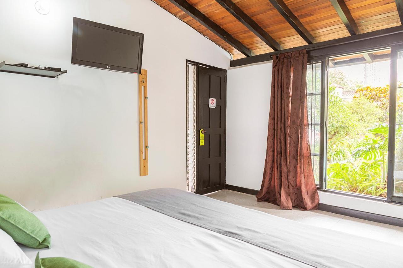 Premium Real 3* Medellín