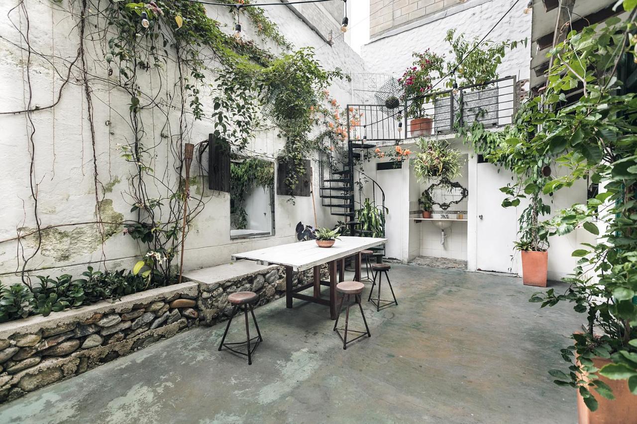 Florentina Symbiosis Hostal