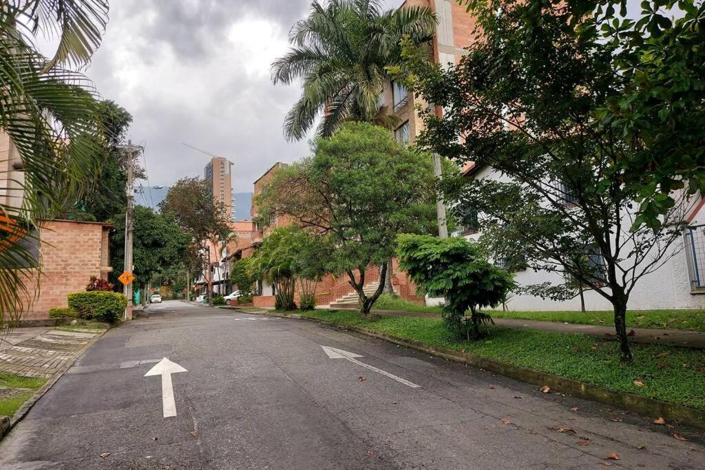 Casa Poblado- Manila. Parqueadero Gratuito! *