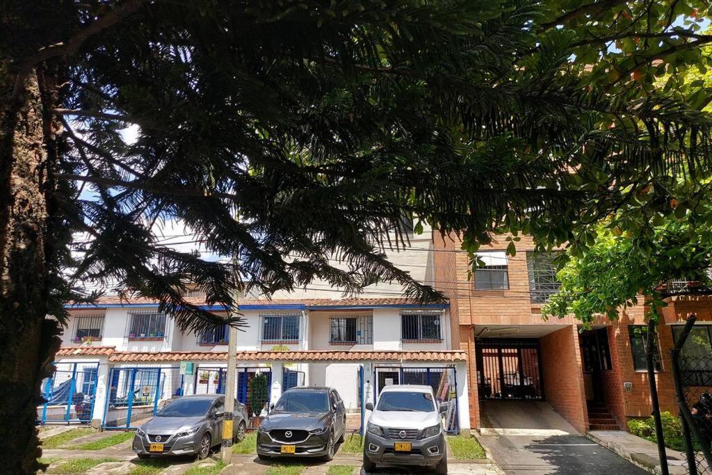 Casa Poblado- Manila. Parqueadero Gratuito! Medellín