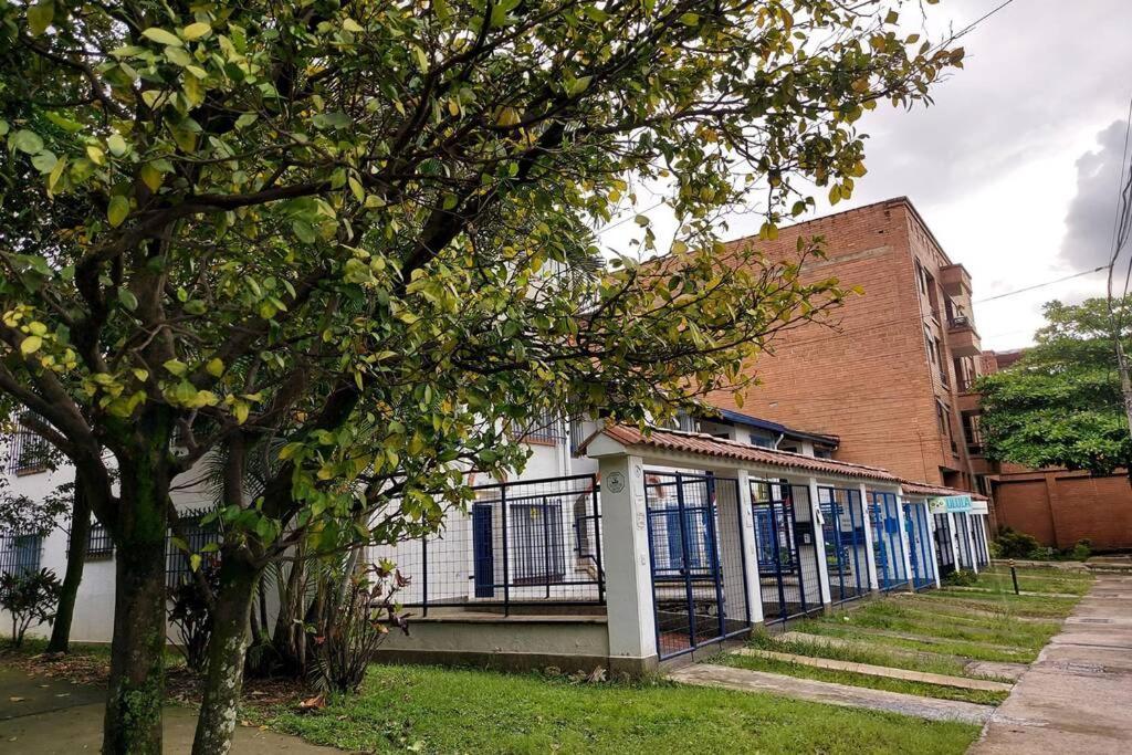 Сasa de vacaciones Casa Poblado- Manila. Parqueadero Gratuito!