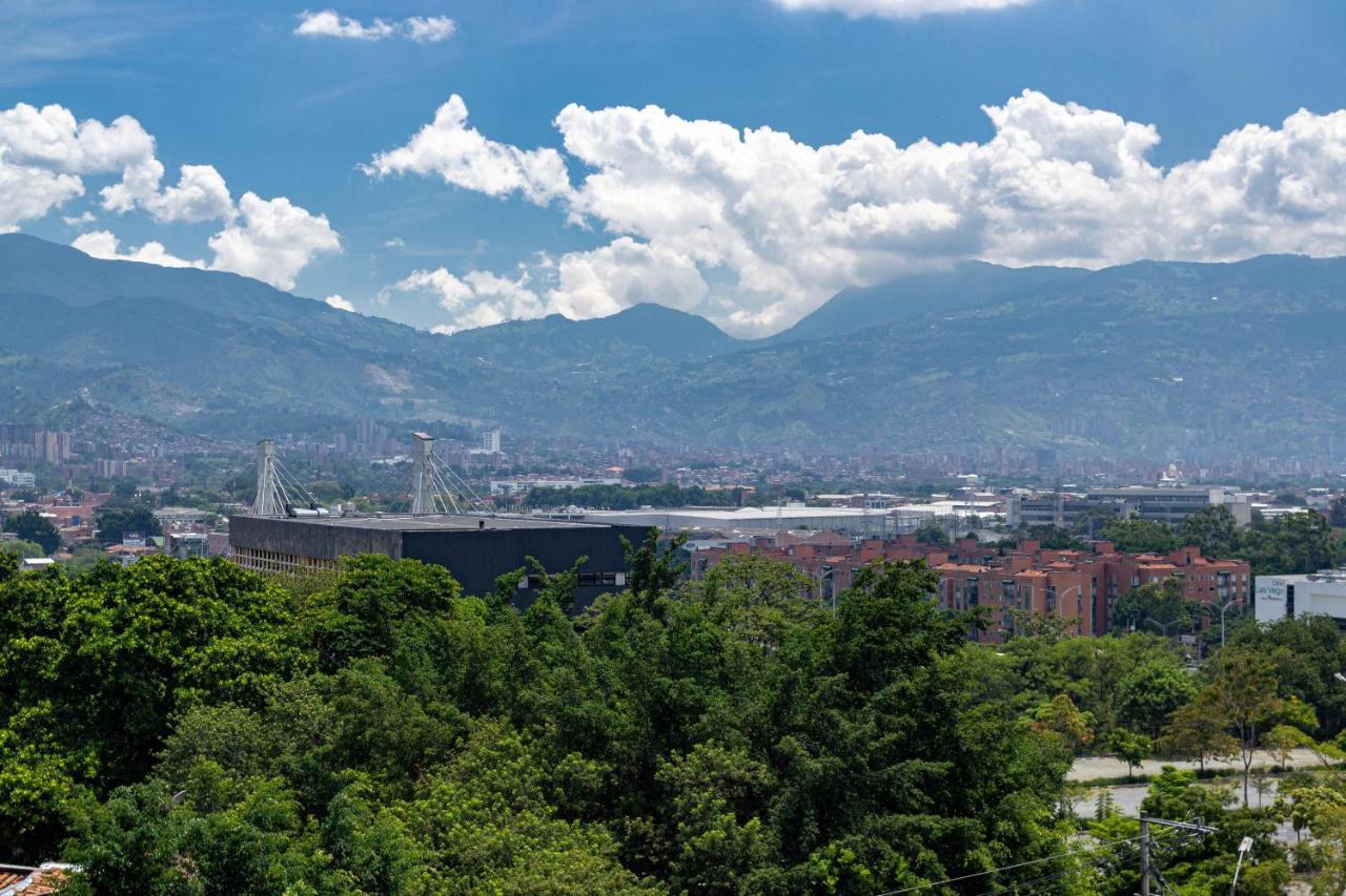 Apartahotel Alcazar De Oviedo By Ee Medellín