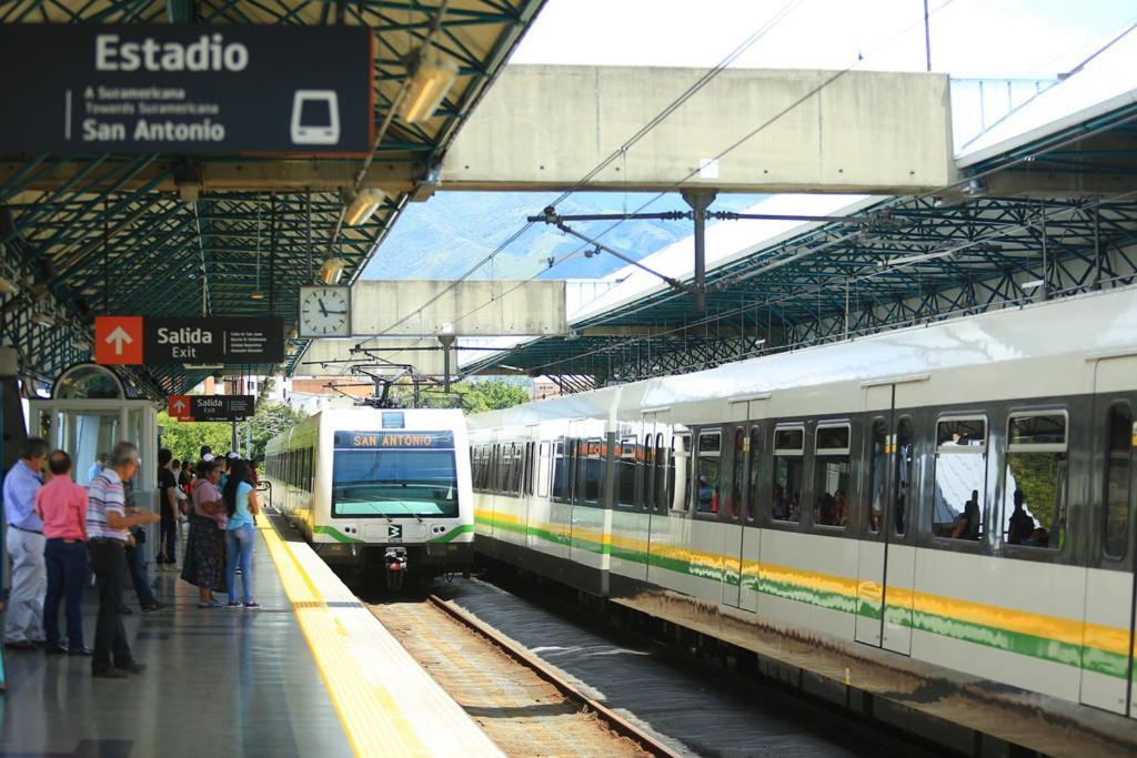 E2 Comodo Y Amplio Apartamento En Laureles Estadio 120 Mts2 *