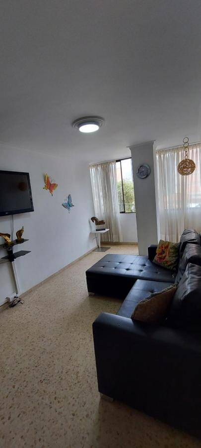 Apartamento Amplio En Colores Medellín