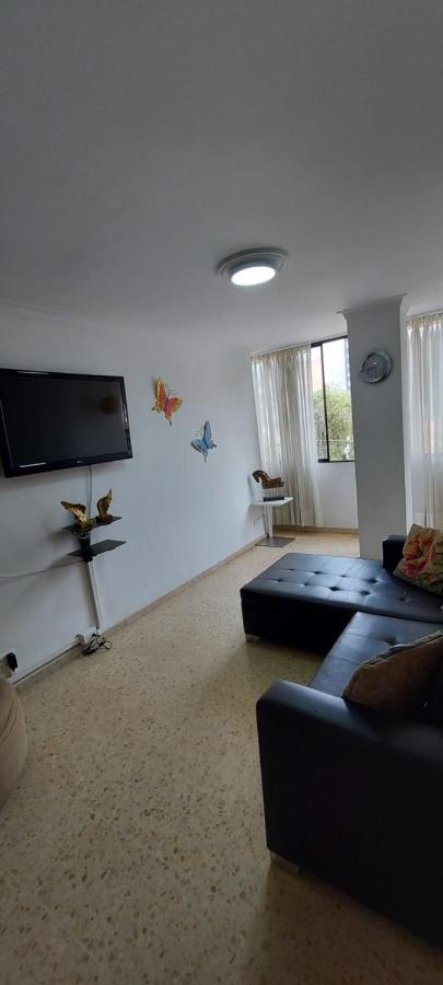 Apartamento Amplio En Colores Medellín