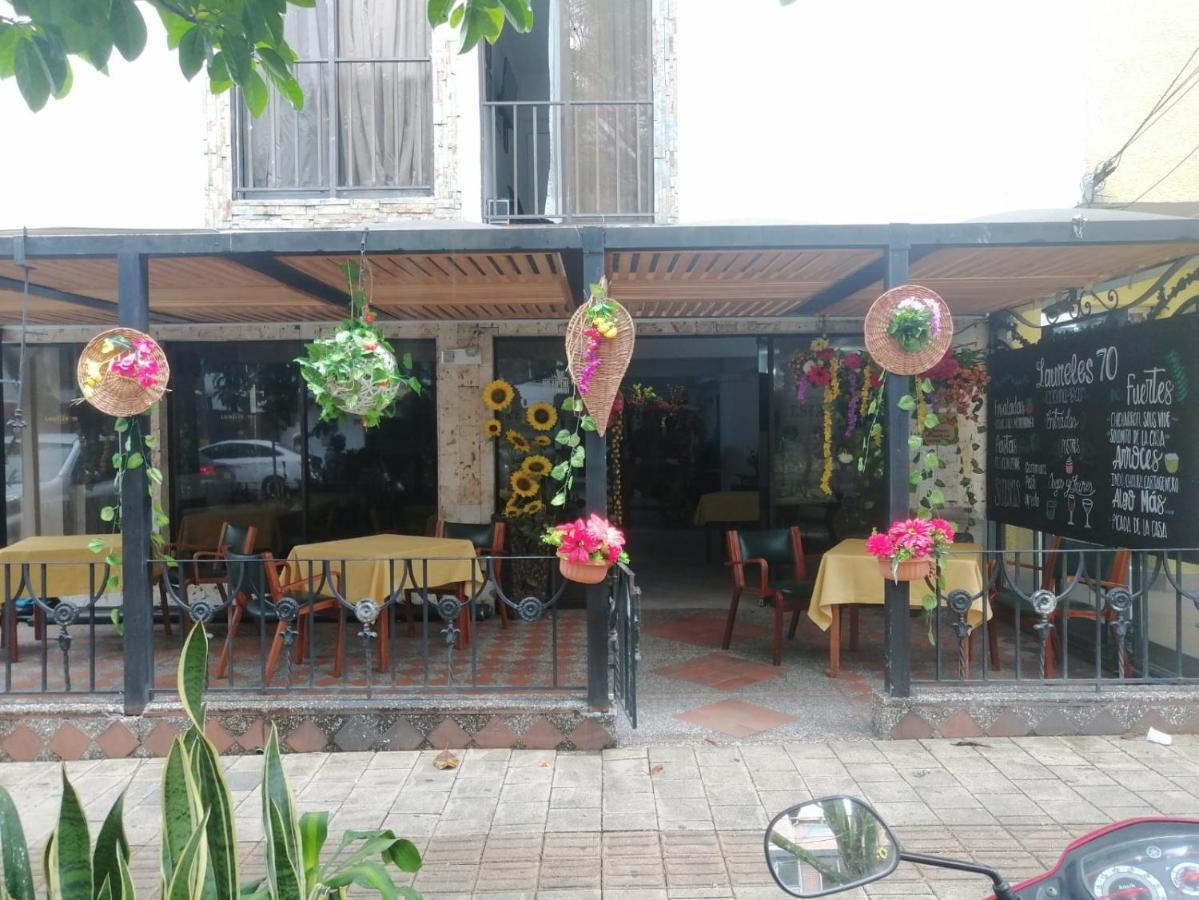 Laureles 70