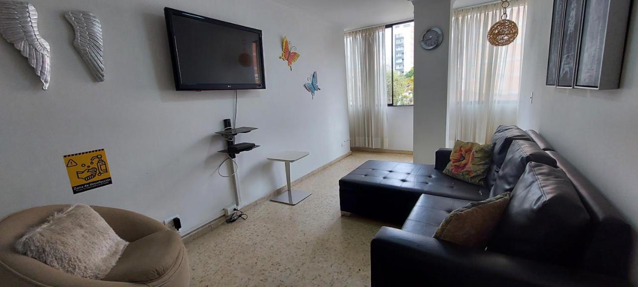 Apartamento Amplio En Colores Medellín