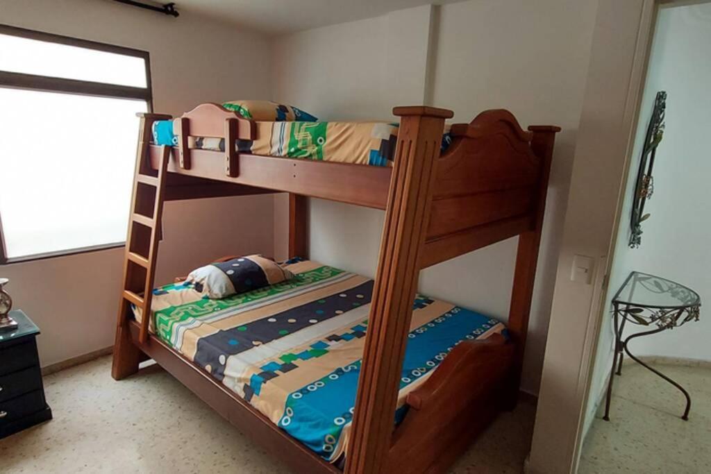 Apartamento Amplio En Colores