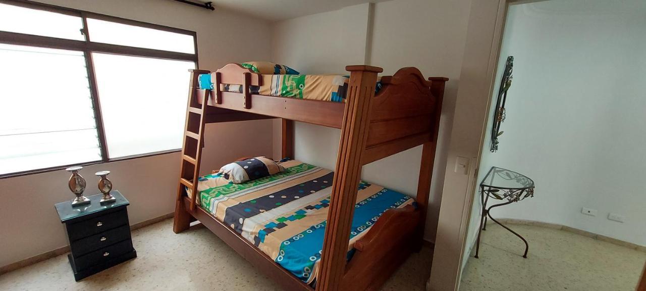 Apartamento Amplio En Colores