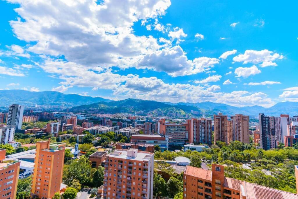 Beautiful Ultrafast Internet /el Poblado Medellín