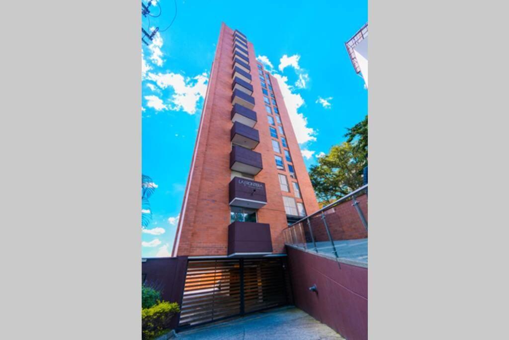 Apartamento Beautiful Ultrafast Internet /el Poblado *