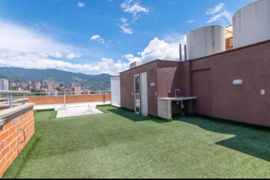 Apartamento Beautiful Ultrafast Internet /el Poblado Medellín