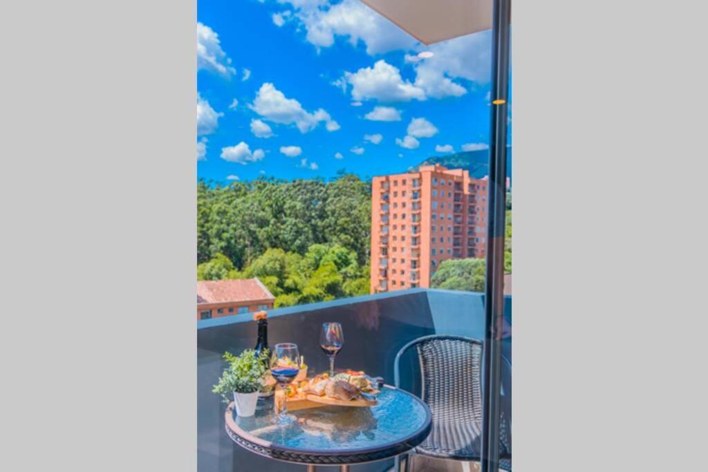 Beautiful Ultrafast Internet /el Poblado Apartamento Medellín
