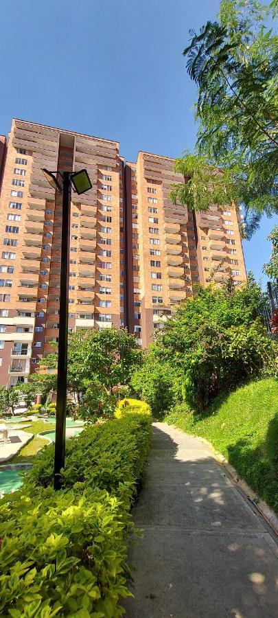 En Calasanz Con Piscina Y Parqueadero Apartamento