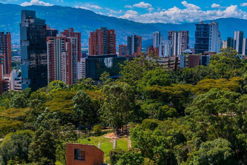 Beautiful Ultrafast Internet /el Poblado Apartamento